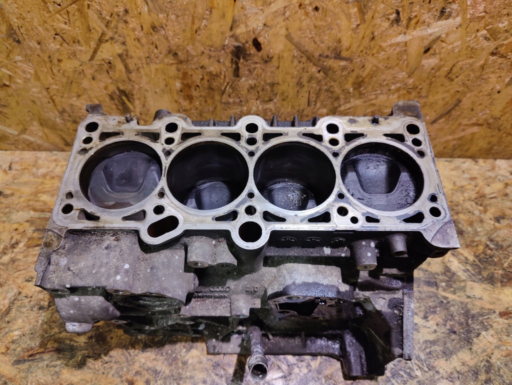 фото №7, Блок dół wał поршні 2.0 fsi awa a4