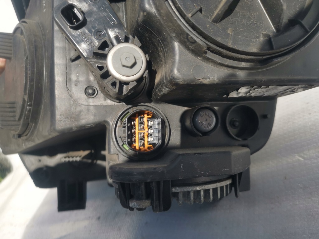 фото №10, Лампа перед правый ксенон kia carens iv 13- eu