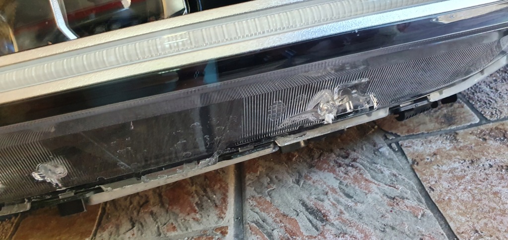 фото №2, Kia e-soul лампа led права перед