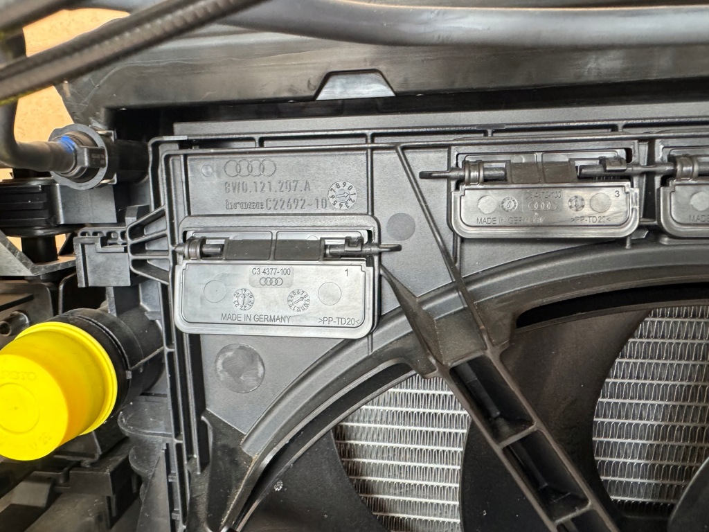 Audi a8 d5 4n0 4.0 60tfsi 338 kw 460km балка ремень перед радиатор вентилятор Недорого