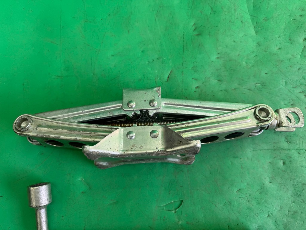 фото №6, Домкрат підйомник трапецієподібний автомобільний підйомник ключ honda city v 08-13 jazz