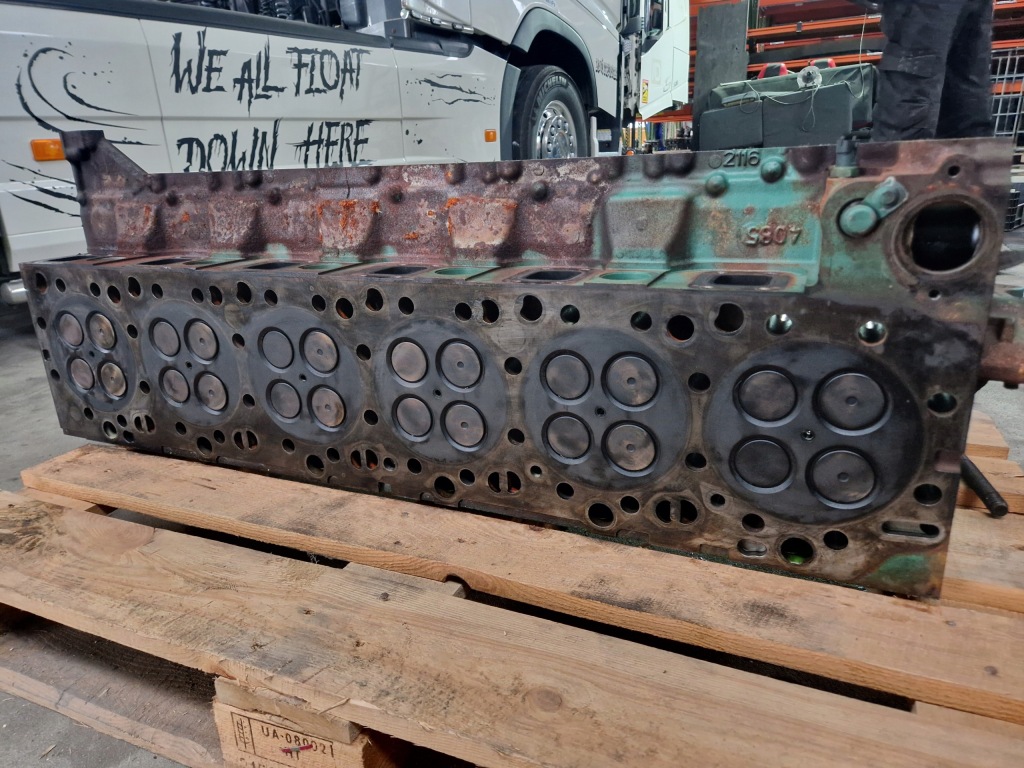 Головка двигателя volvo fh 16 d16k euro 6 22184000 154511429 Недорого