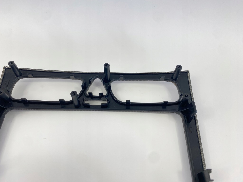 Рамка середня радіо накладка консолі панель середній mercedes w203 2036809039 в Україні