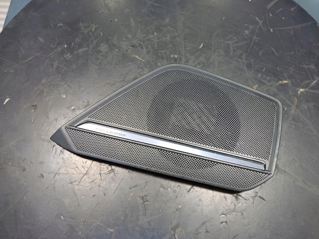 фото №1, Audi a6 c8 накладка динамика bang&olufsen левый перед