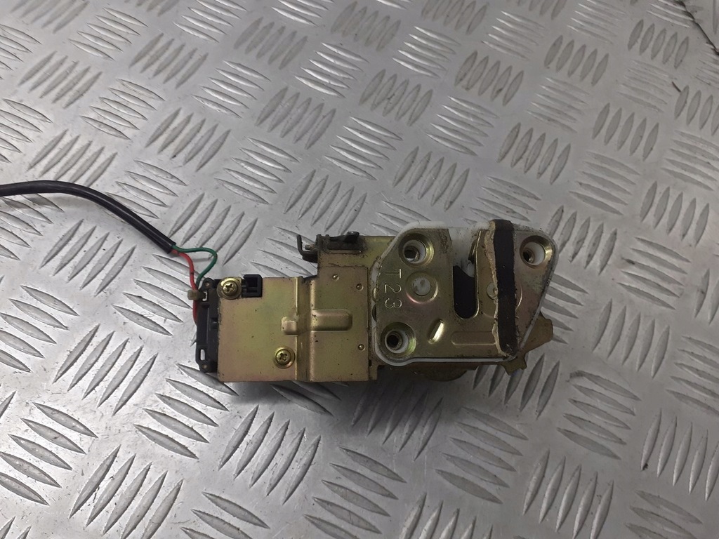 фото №2, Замок двері правий задня mazda demio 2pin