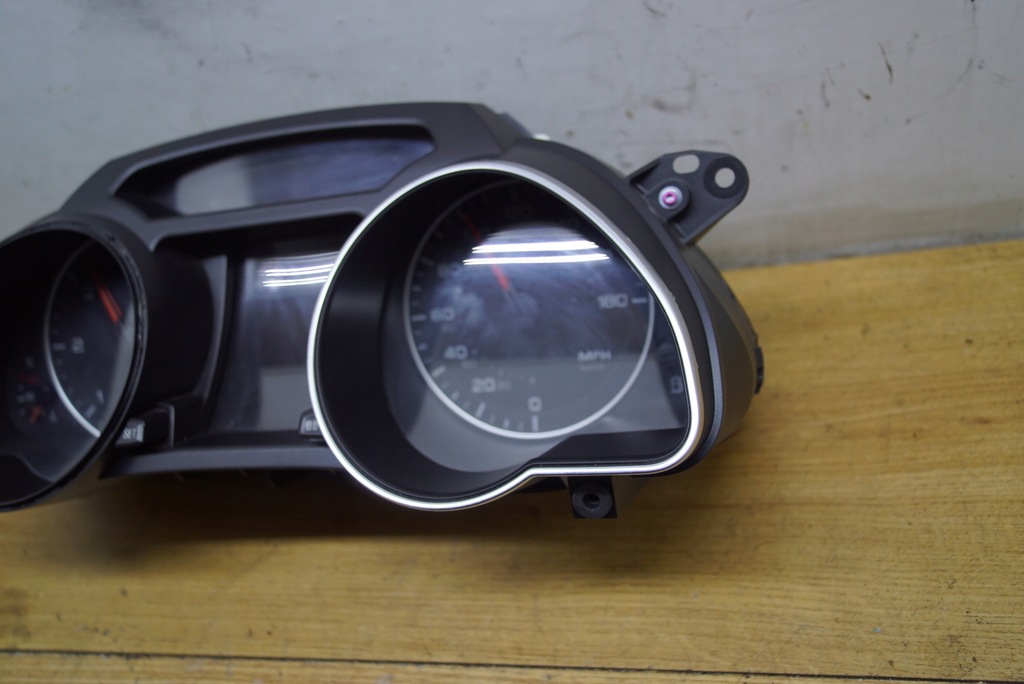 фото №5, Счетчик приборная панель anglik audi оригинальный номер 8t0920981b