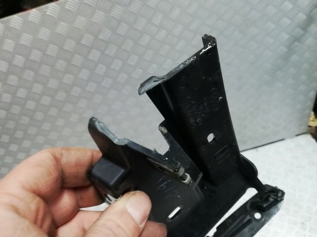 фото №3, Audi r8 напрямна лівий 4s0807377b