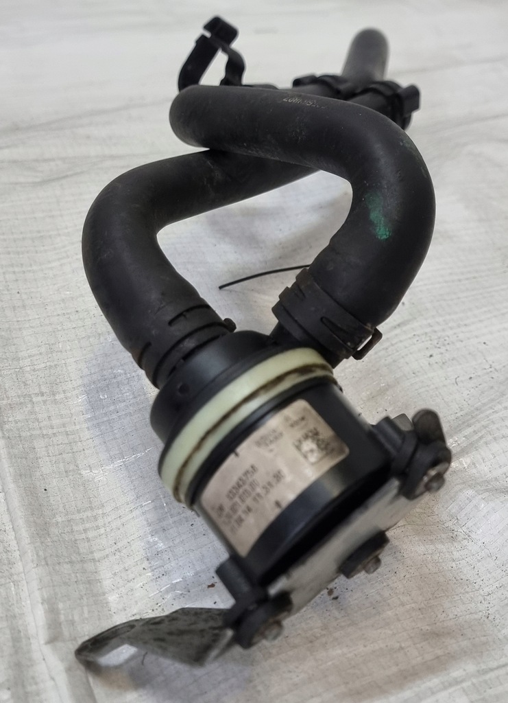 фото №1, Помпа жидкость 13343758 opel astra 4 j iv 2,0 cdti