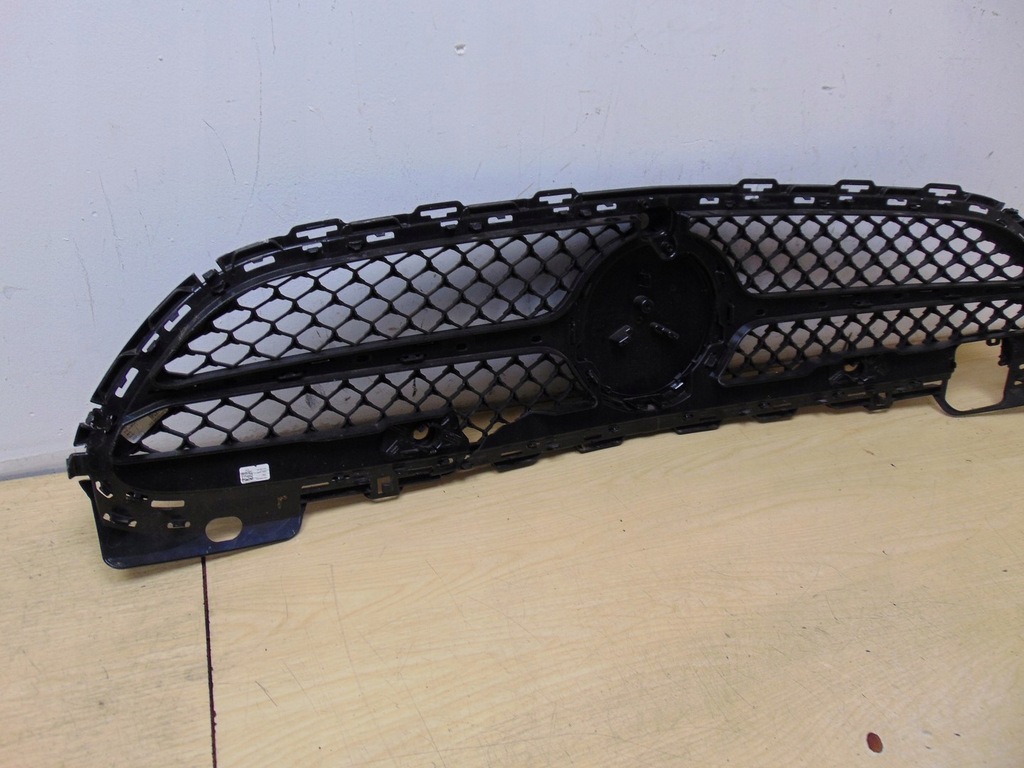 фото №12, Решётка радиатора решётка радиатора эмблема значок mercedes w206 amg a2068882100