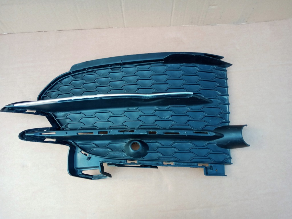 фото №1, Mercedes-benz оригінальний номер a1678852506 решітка бампера передня l