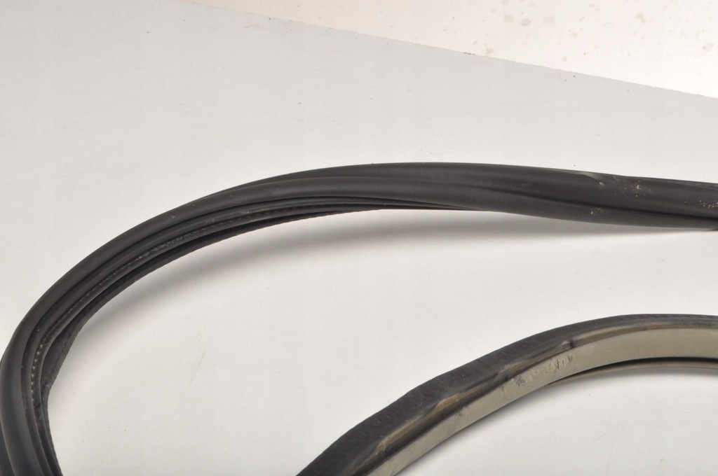 фото №6, Porsche macan прокладка двері правий задня 95b833721