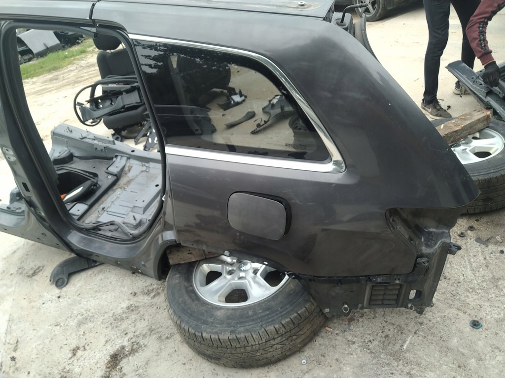 фото №1, Grand cherokee wk2 11-20r bok левый четверть