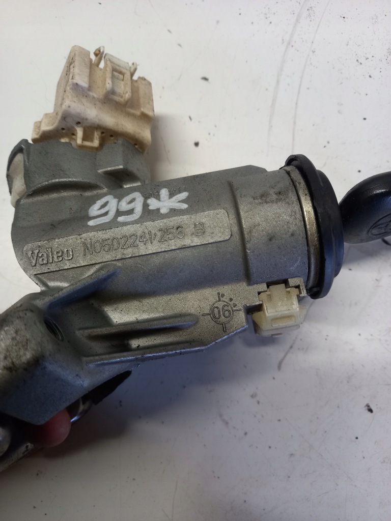 фото №3, Замок зажигания с ключ toyota yaris ii