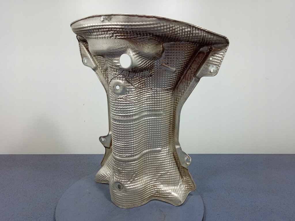 Mercedes gle w167 защита тепловая бака топлива a1674710500 Недорого