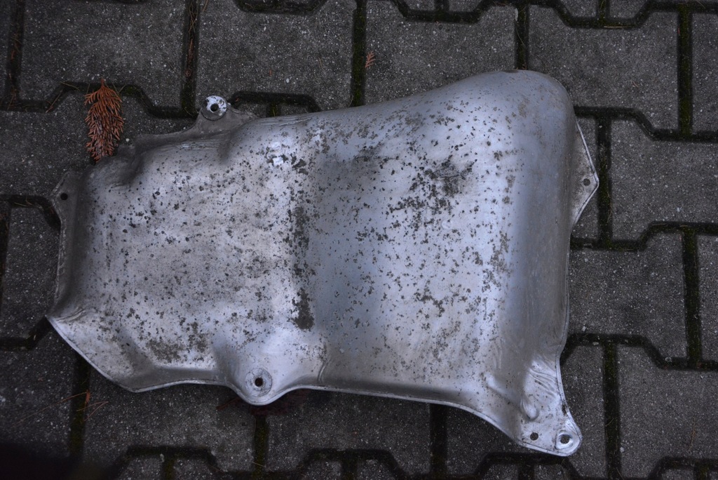 фото №1, Защита тепловая глушителя подвеска vw eos 1q0825721a