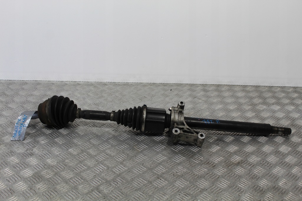 фото №1, Приводной вал правый перед giulietta veloce