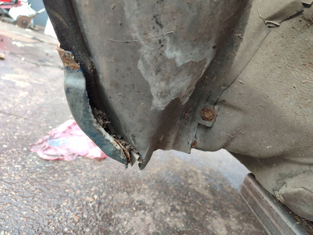 фото №6, Чверть передня mercedes-benz 380 560sec c126