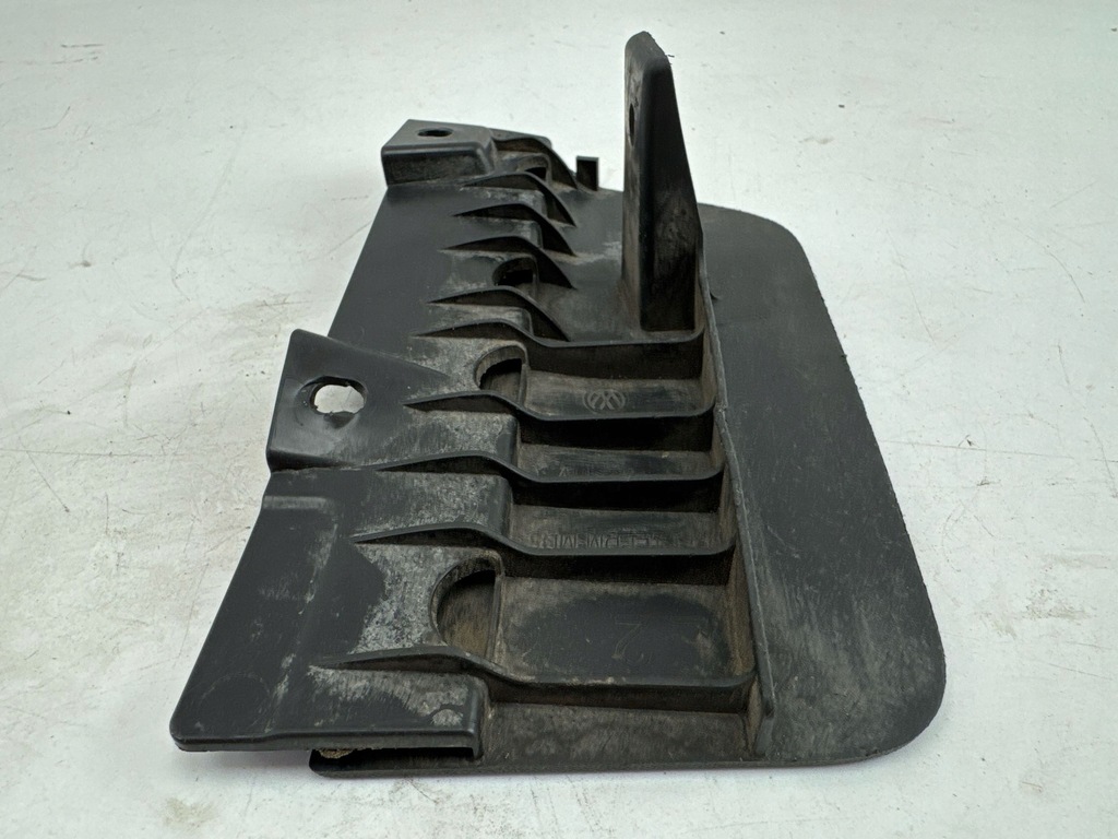 фото №9, Volkswagen golf viii 2020 задня сторона ліва бризковики задні