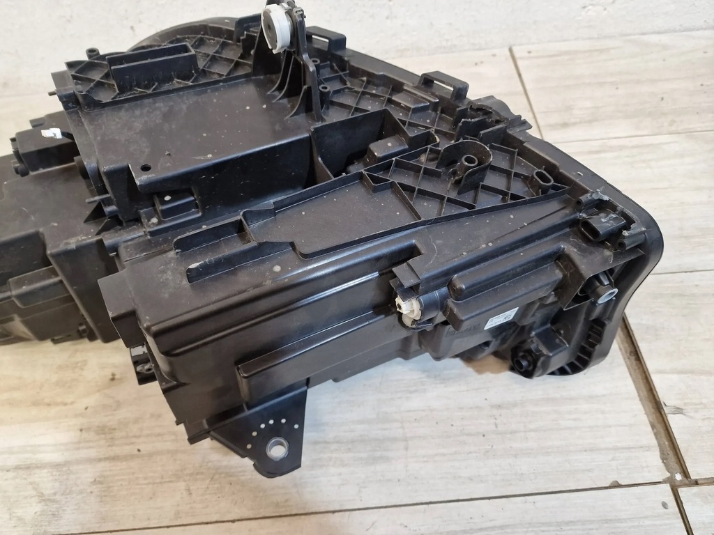 фото №10, Bmw x1 u11 лампа правая led 5a5bd48-02przednie