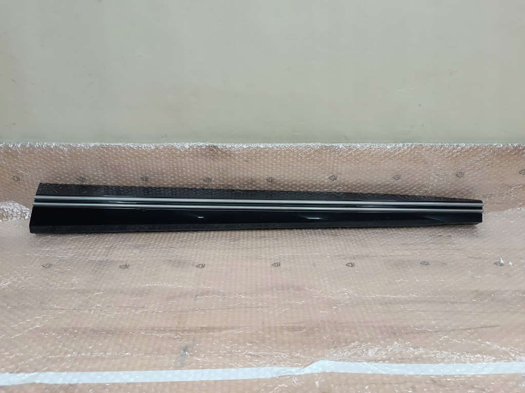 фото №1, Kia ev6 молдинг na двері праве передні 87724-cv100