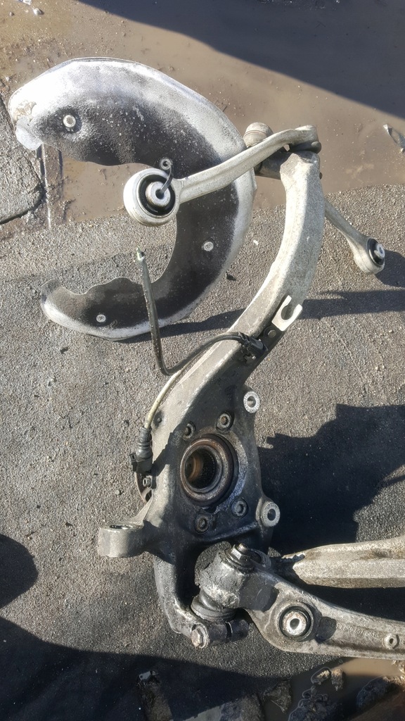 фото №5, Поворотный кулак рычаг правая audi a5 1.8 tfsi