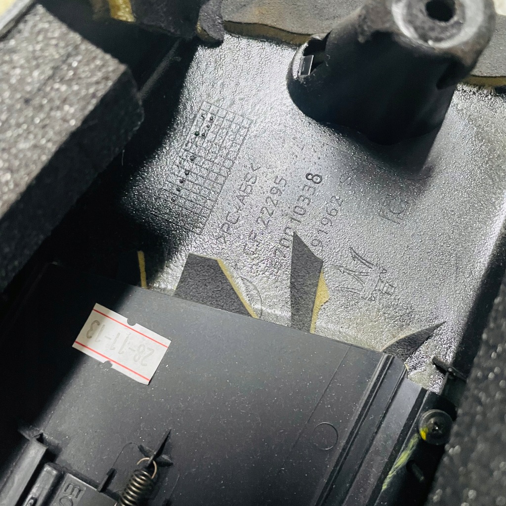 фото №5, Обшивка левая стойка b alcantara maserati ghibli 670010338 06700204060