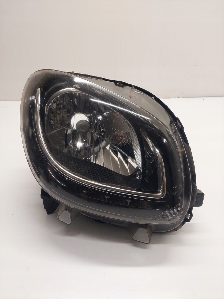 фото №1, Лампа права передня smart forfour iii 260105436r