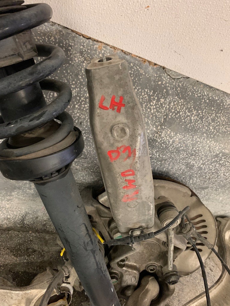 фото №2, F-pace x761 ліва поворотний кулак амортизатор важіль rwd задня привід