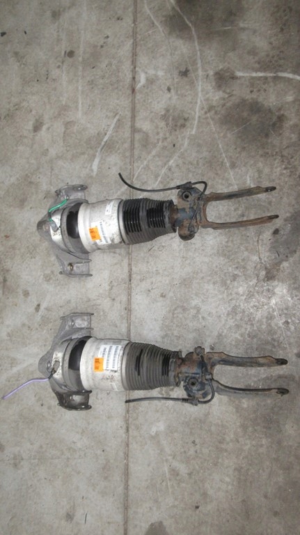 фото №7, Audi q7 4l 3.0 tdi 7l8616039a амортизатор перед передній