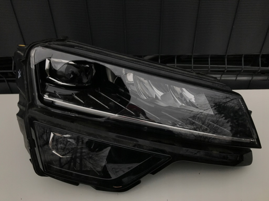 фото №1, Skoda karoq 57b права лампа перед full led 17-