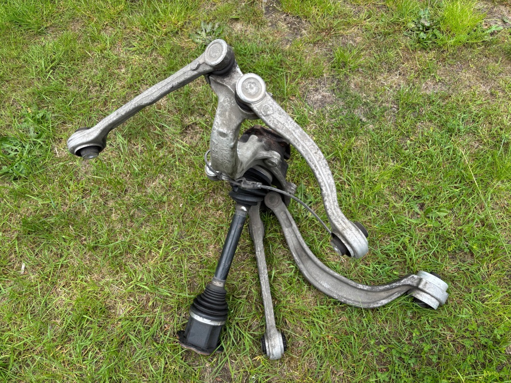 фото №1, Поворотний кулак права перед audi q5 80a407560d