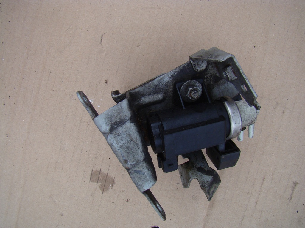 фото №1, Bmw f01 f02 4.4 клапан вакуум