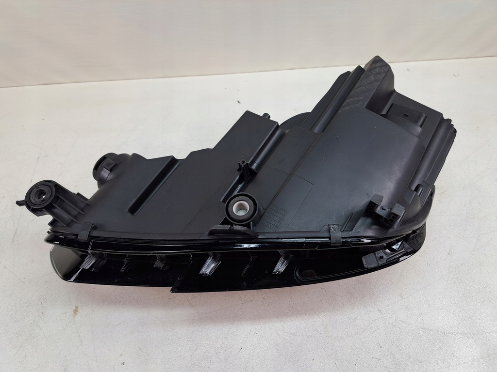 фото №9, Audi a4 b9 8w0 ксенон правий лампа права