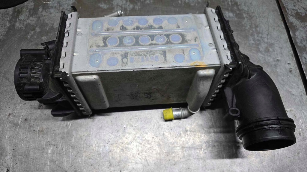 Радиатор интеркулер vw audi skoda 04e 785e в Украине