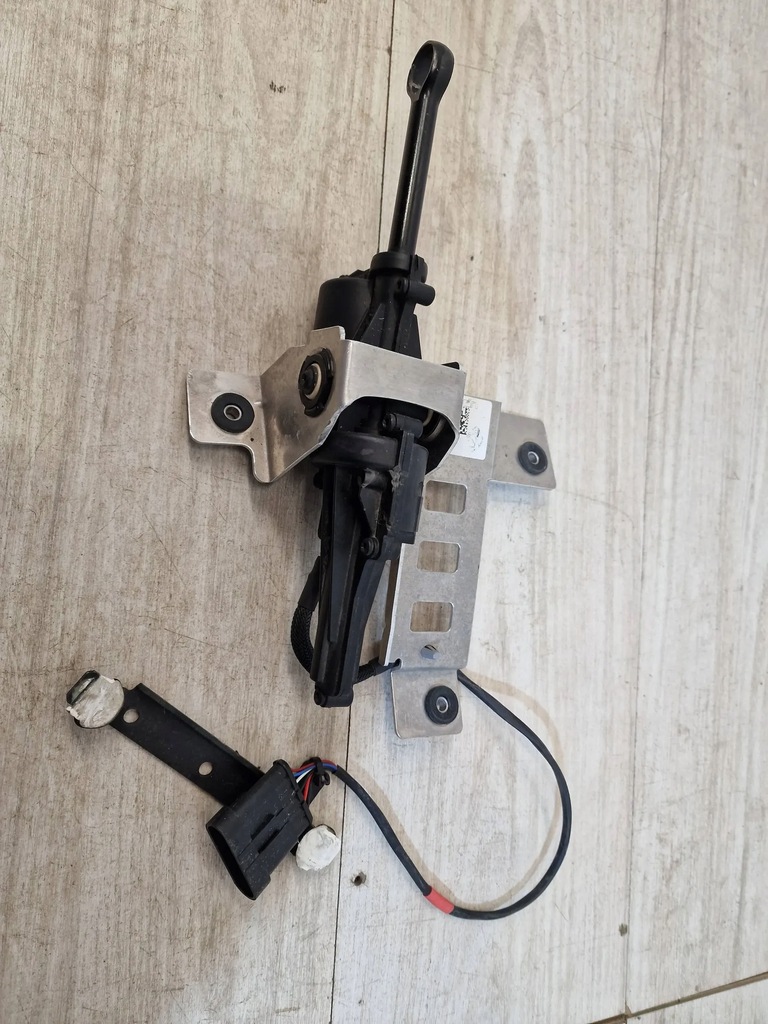 фото №1, Ferrari f8 tributo привід заднього дифузор