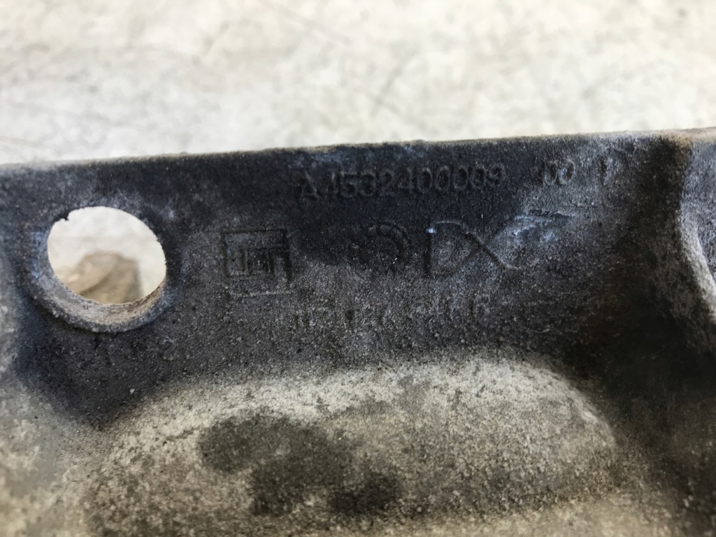 фото №4, Кронштейн двигуна smart forfour 453 ii a4532400009