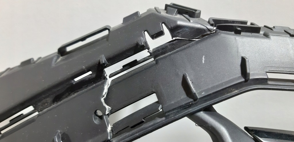 Решётка радиатора решётка радиатора бампера audi q3 s-line quattro 83f853651b Цена