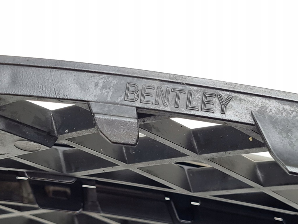 фото №7, 2015 bentley flying spur нижня решітка бампера передній 10146559