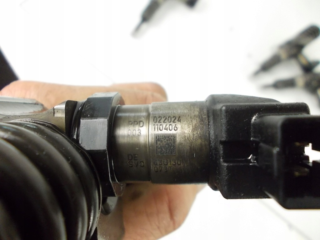 Насос-форсунка 022021110406 03g130073t passat b6 2,0 tdi continental audi Зі Шроту