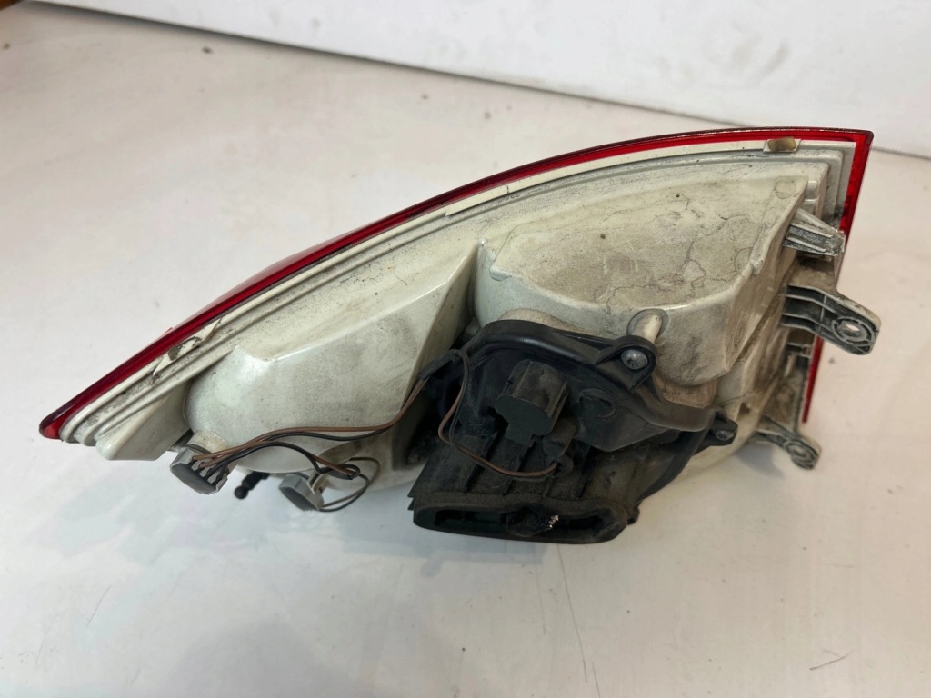 фото №10, Лампа задня задня права w крила skoda octavia iii sedan