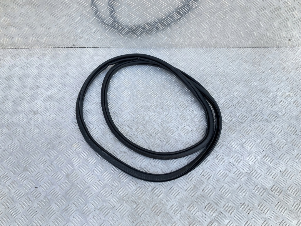 фото №2, Прокладка кузовная дверь перед r volvo ec40 c40