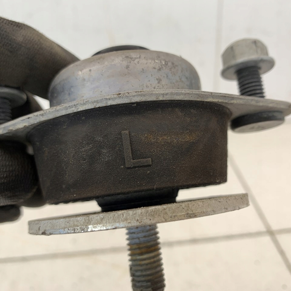 фото №11, Подушка рамы перед правая комплект левая оригинальная jeep wrangler iv jl 20r