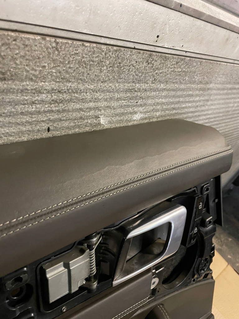 фото №4, Porsche panamera 971 обшивка дверь левый задний