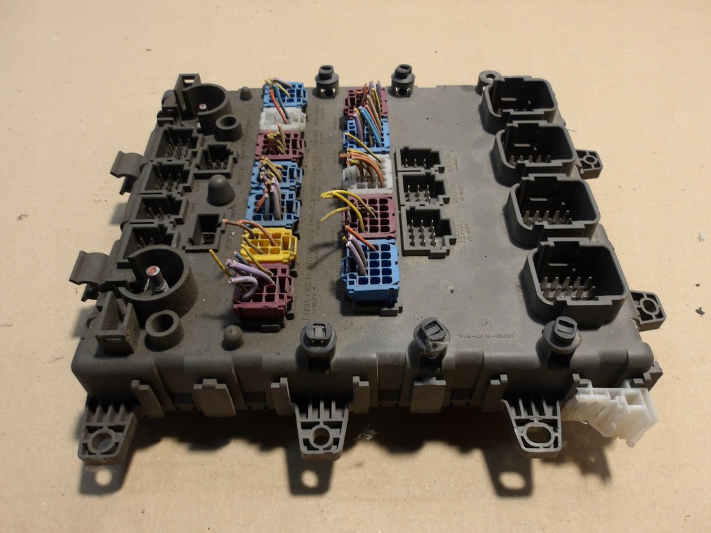 фото №1, Коробка предохранителей renault premium 7421169993