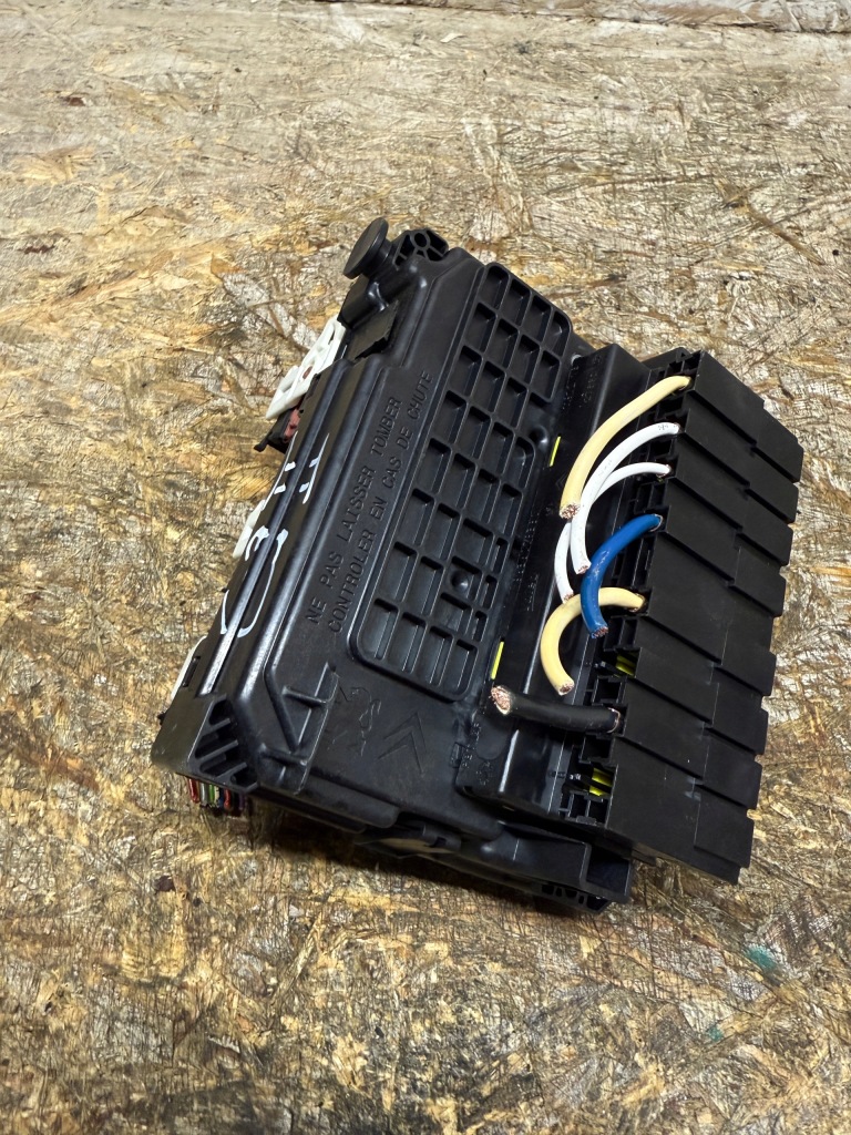 Модуль bsm r09 9667199780 citroen c4 c5 picasso jumpy + разъёмы бесплатно Доставка