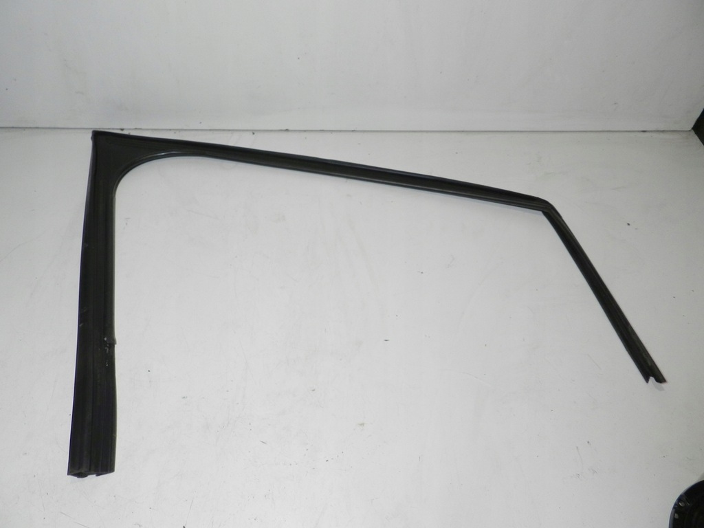 фото №6, Peugeot 3008 i 09-16 рамка прокладка резиновый элемент стекло дверь левый перед