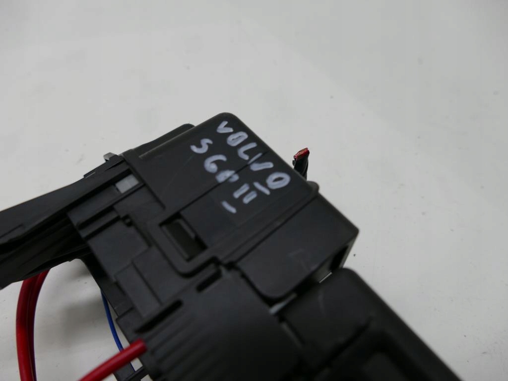 фото №10, Volvo v xc s60 ii 2.0 d3 коробка предохранителей