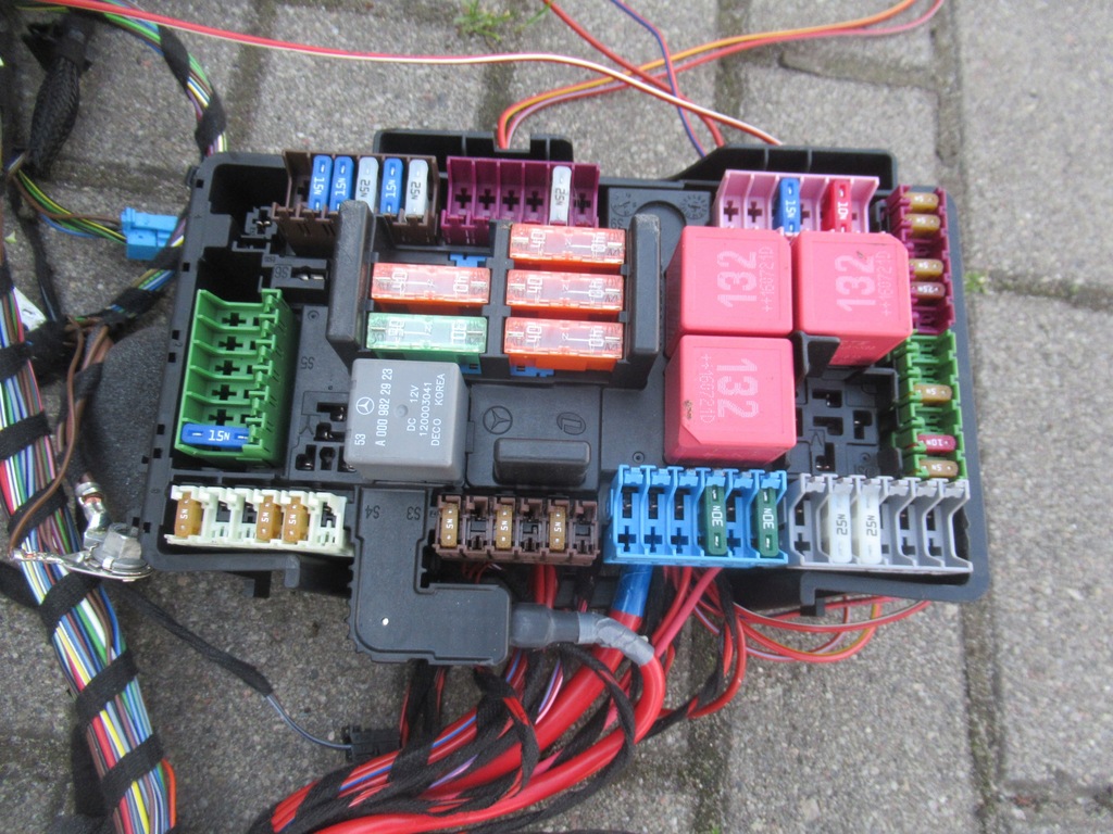 фото №11, Mercedes w205 amg 4.3 електропроводка салону