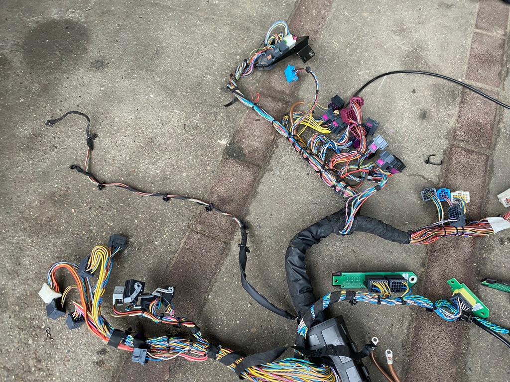 фото №6, Mercedes actros mp4 - електропроводка кабіни джгут кабелі панелі консолі салону