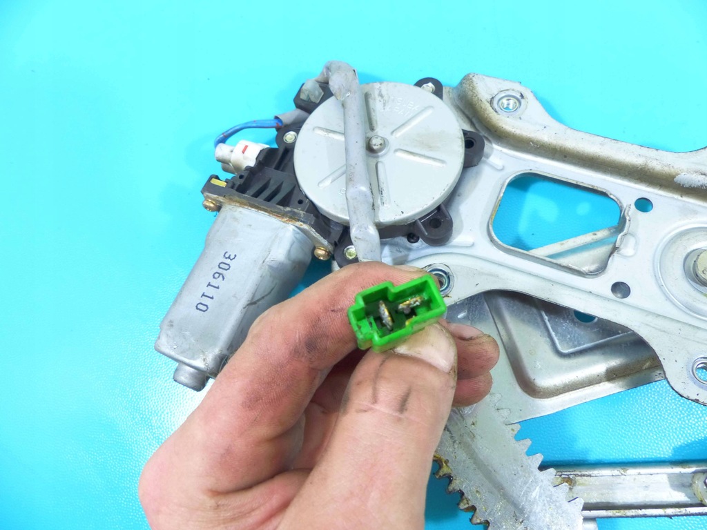 фото №2, Подъемник задняя левый subaru forester ii sg 02-06